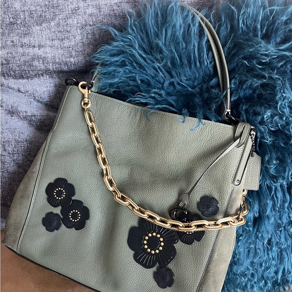 Coach Dalton, suede + pebbled leather, EUC with *NEW* black hangtag 😍